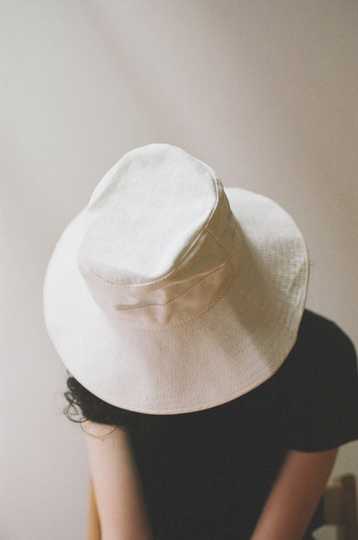 0 - Hat White - The Feel Studio Inc.