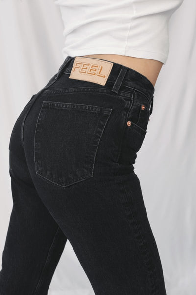B2B Wholesale Women's 5 Pocket High-Rise Frayed Dark Skinny Fit Jeans –  Hana Jean Inc